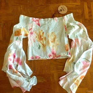 Jaase crop smocked floral top NWT